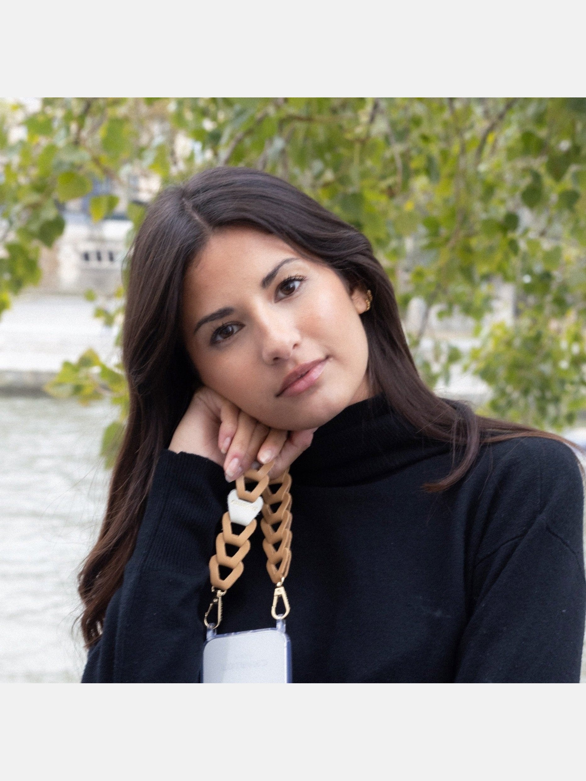 Custodia nera + borsa corta in pelle di cammello