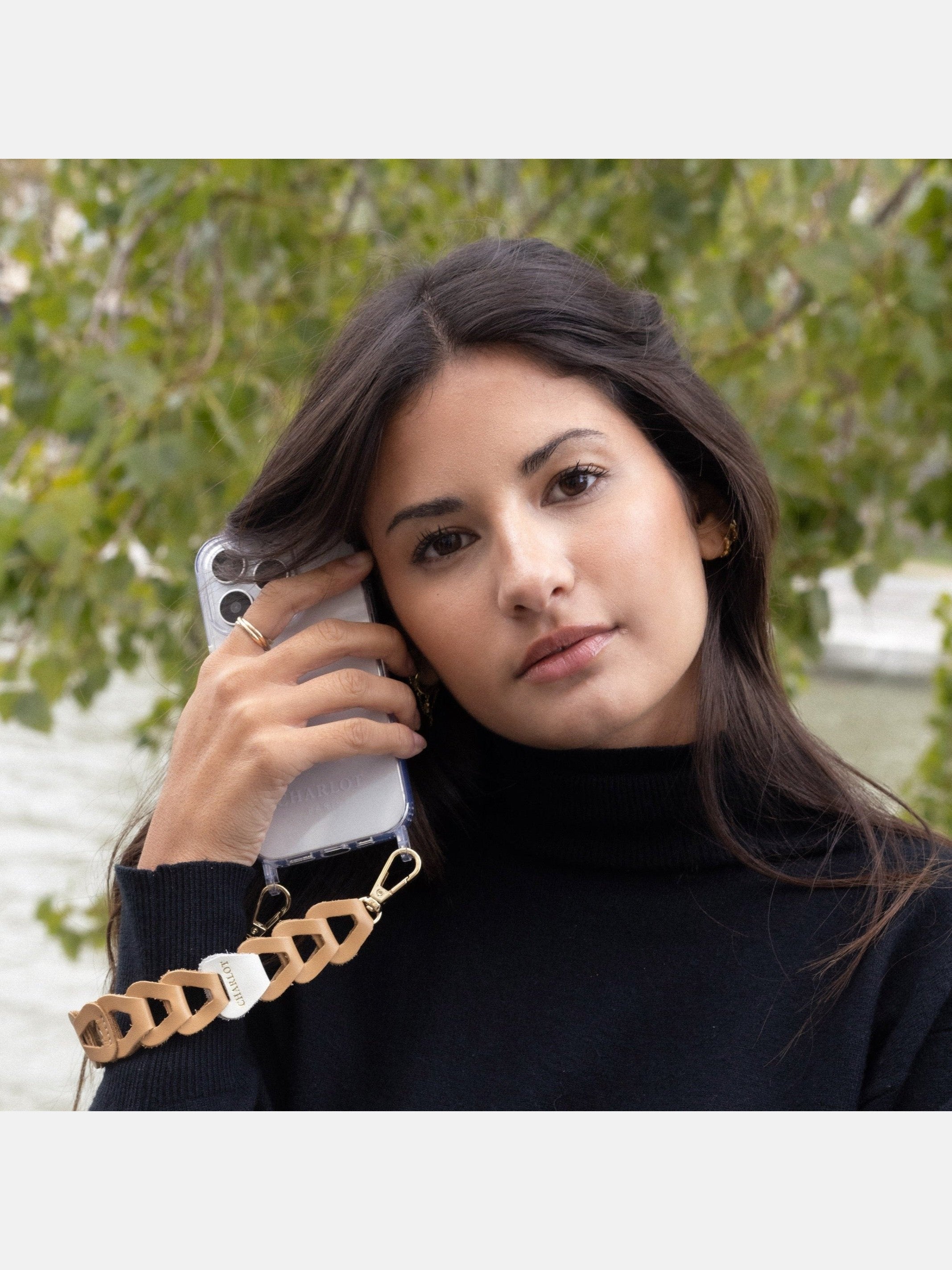 Custodia nera + borsa corta in pelle di cammello