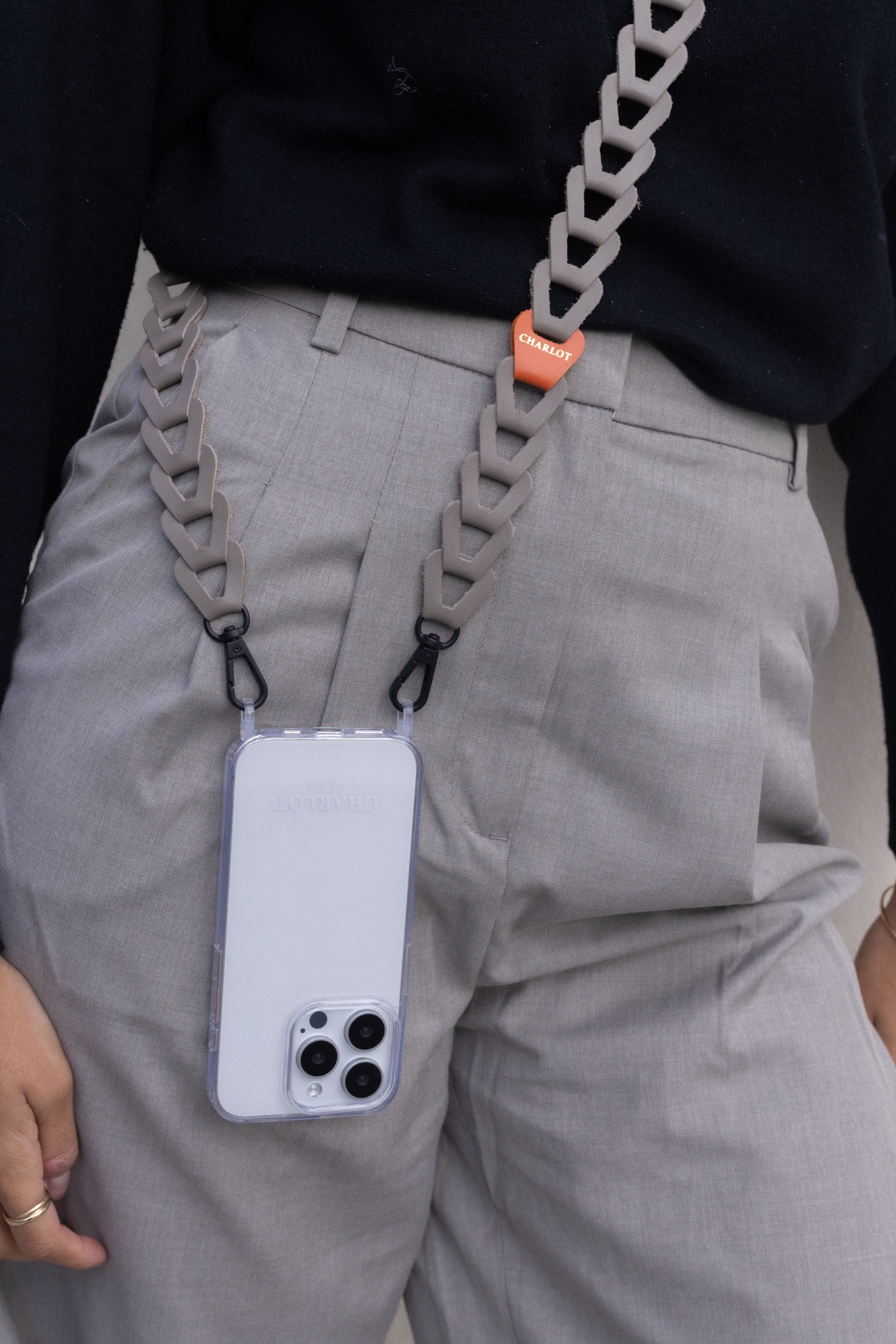 Clear + Mel Leather Case Long Burning Gray