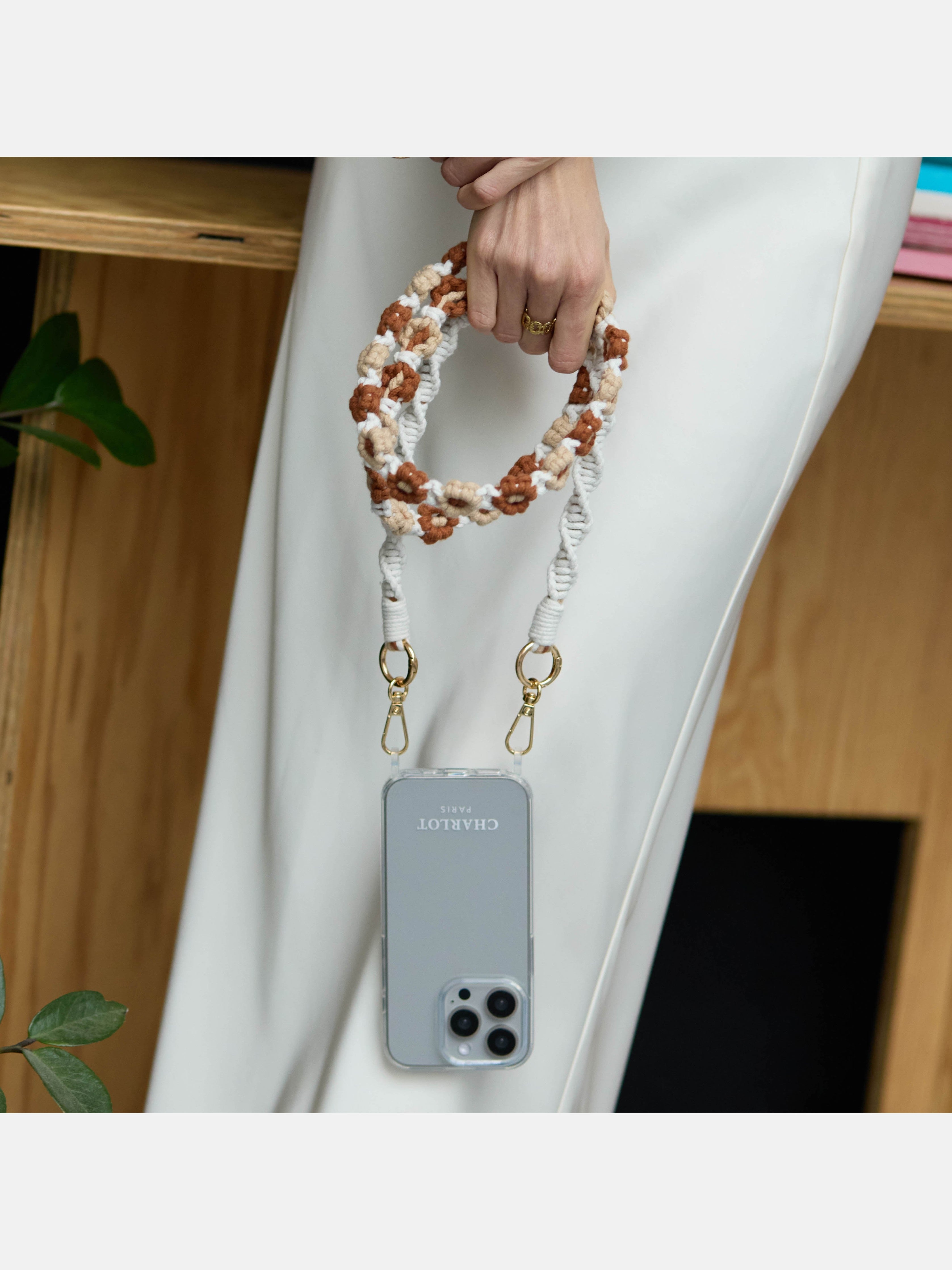 Coque Clear + Tressé Fleur Camel