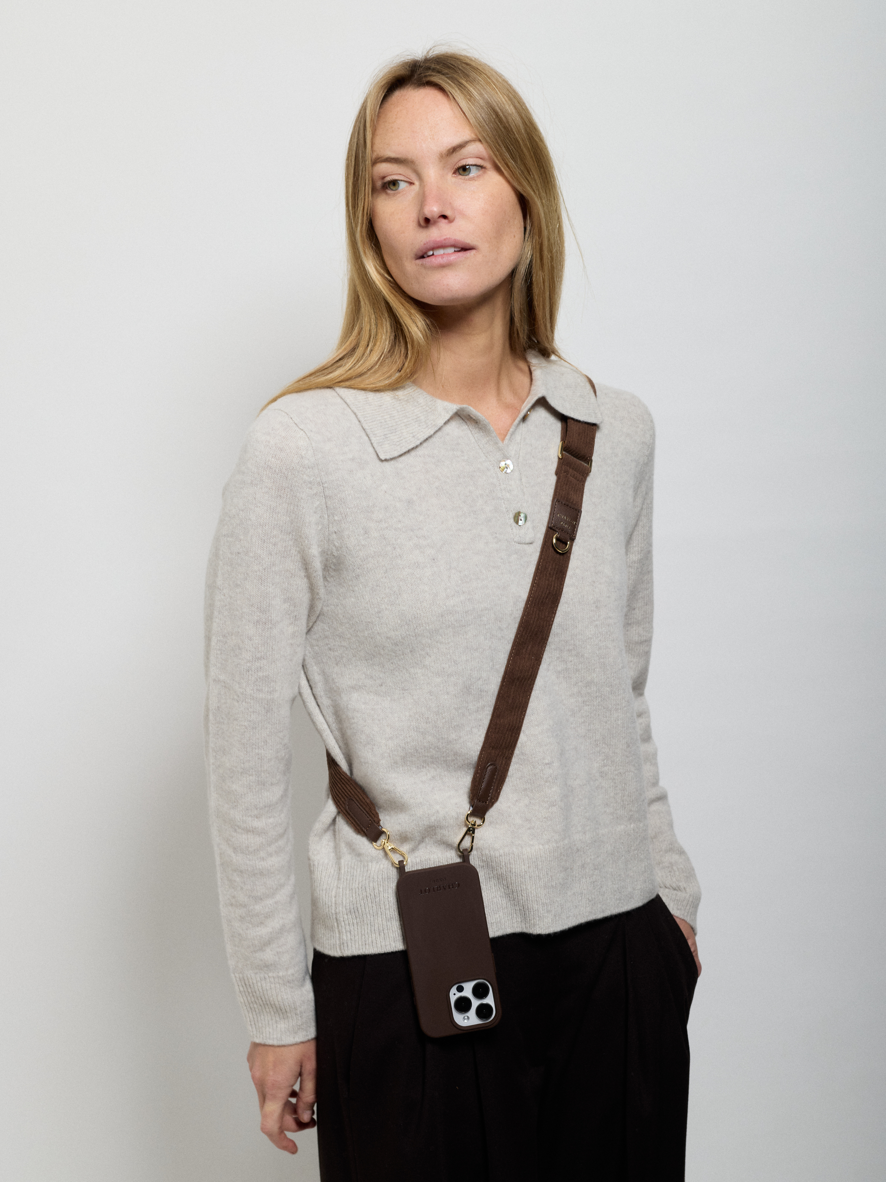 Coque Chocolat + Bandoulière Velours Moka