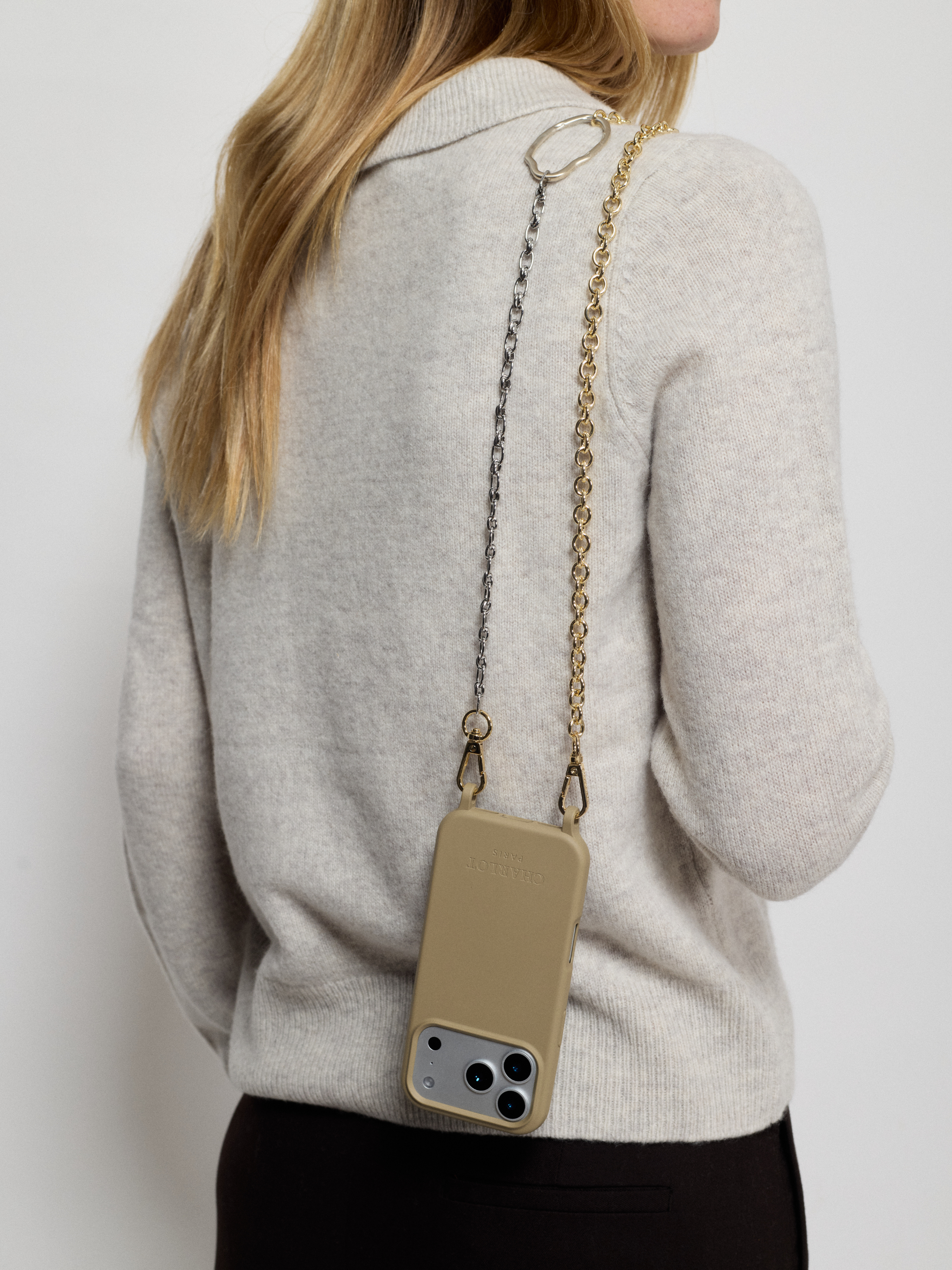 Coque Taupe + Chaîne Dalia Or / Argent