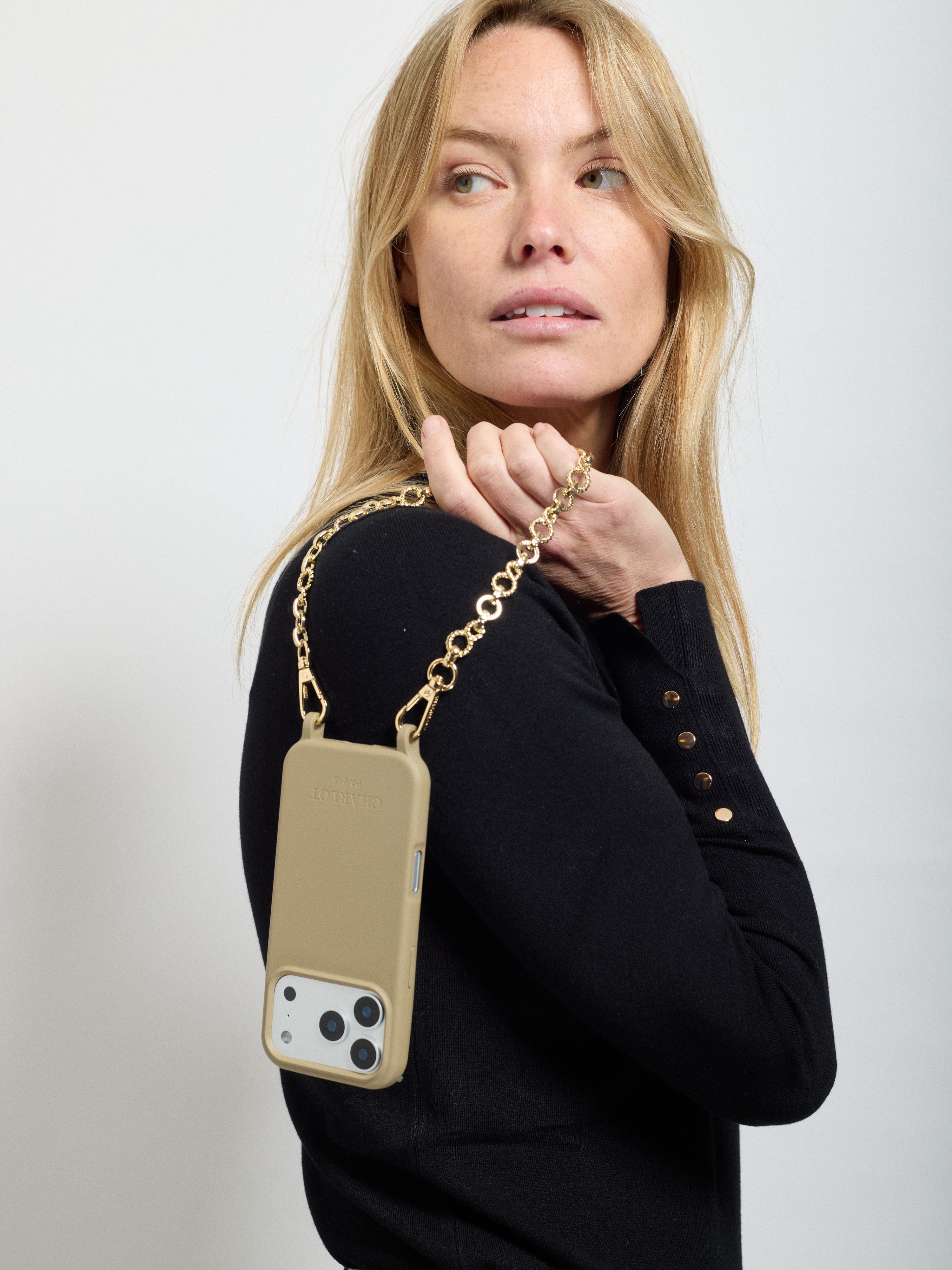 Coque Taupe + Chaîne Bianca Doré Courte