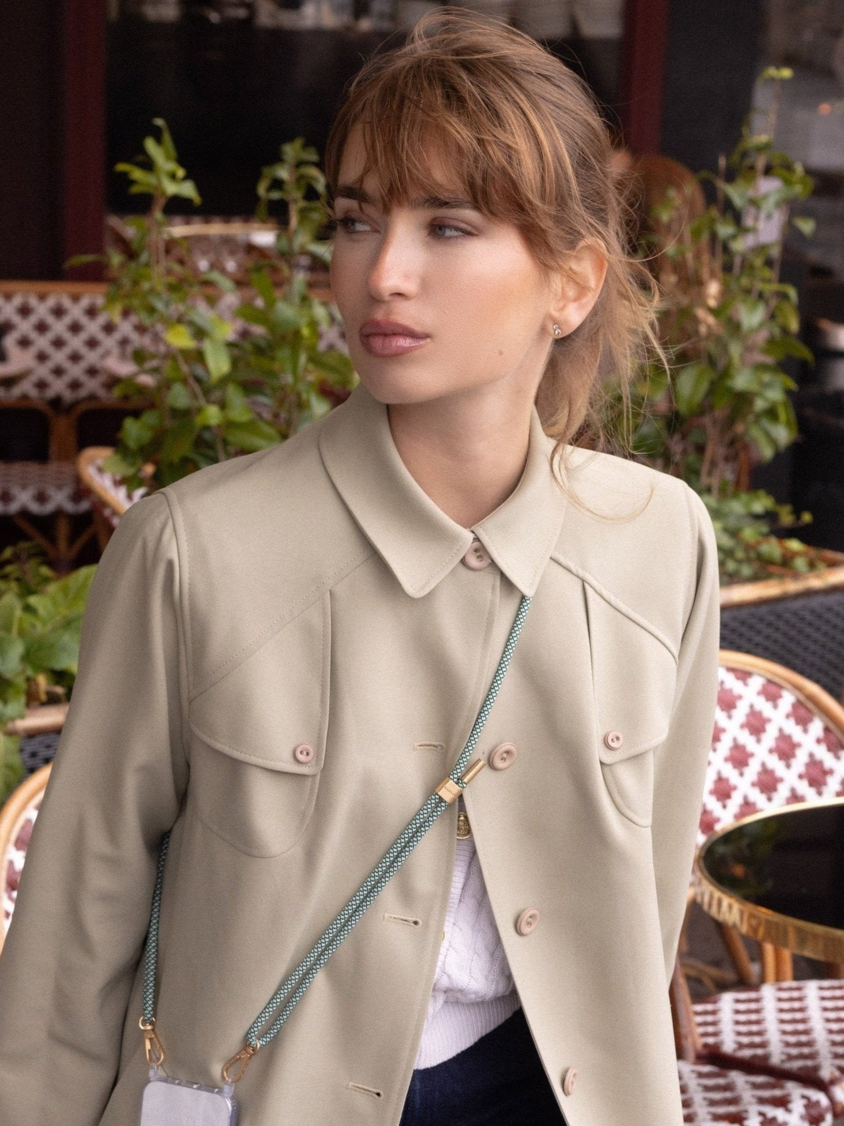 Coque Noir + Cordon Signature Chêne