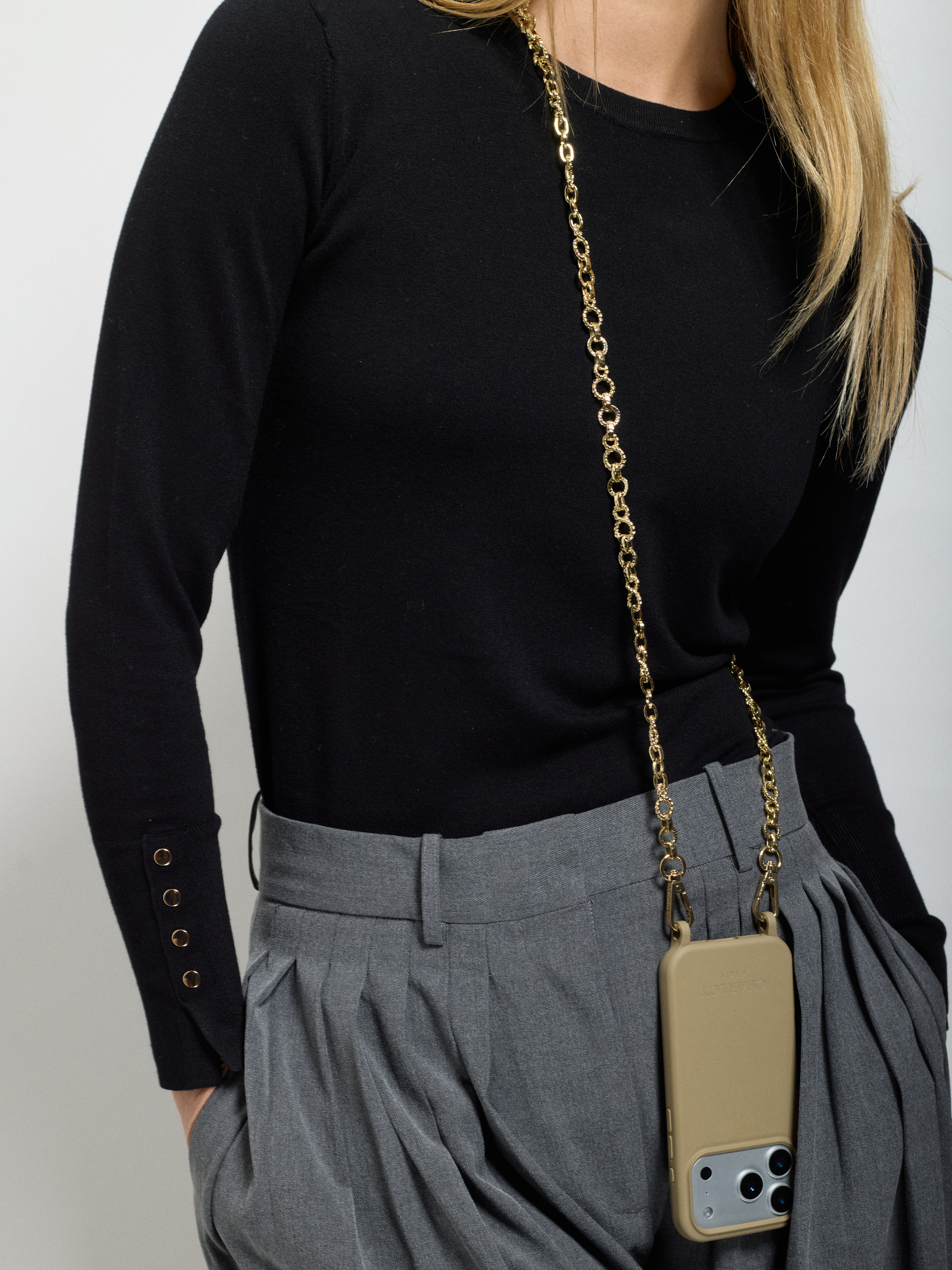 Coque Taupe + Chaîne Bianca Doré