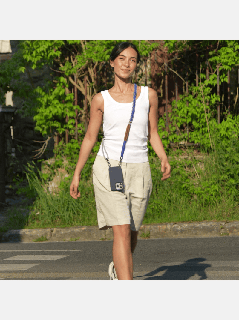 Twist shoulder straps