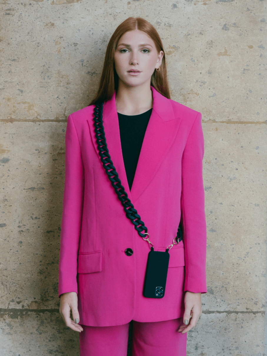 Custodia in silicone nero + catena sottile Ella